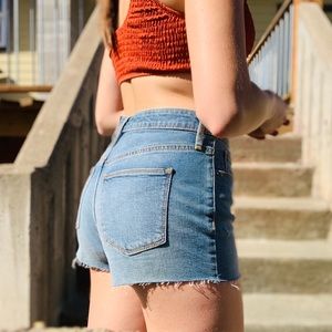 NWT High waisted cut off shorts💙